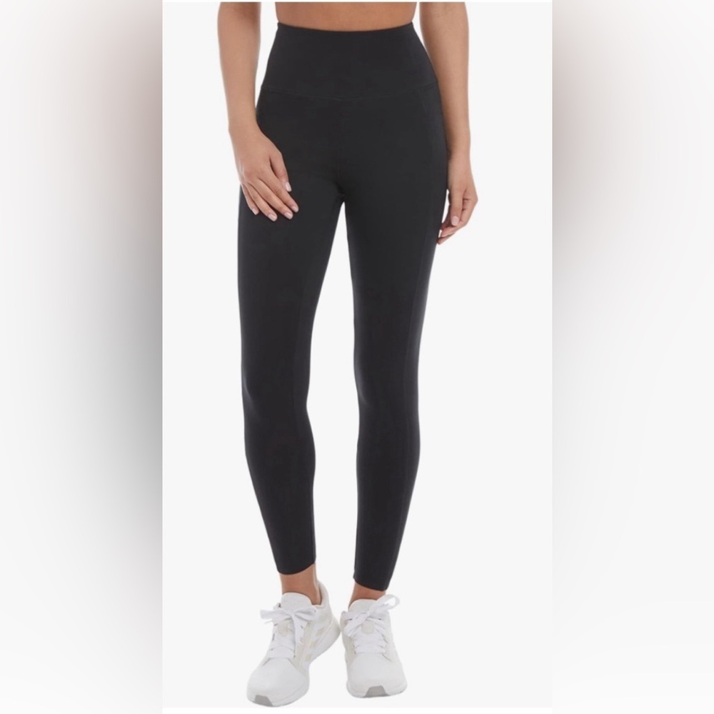 Danskin woman’s high rise 7/8 brushed legging